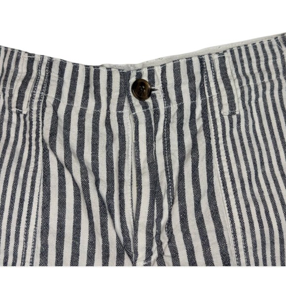 Gap Girlfriend Chino Regular Fit Blue & White Stripe Shorts Size 8 - Picture 3 of 10